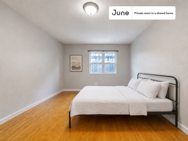 Building Photo - Room in Shared 4 bed/2 bath home in Flatbush