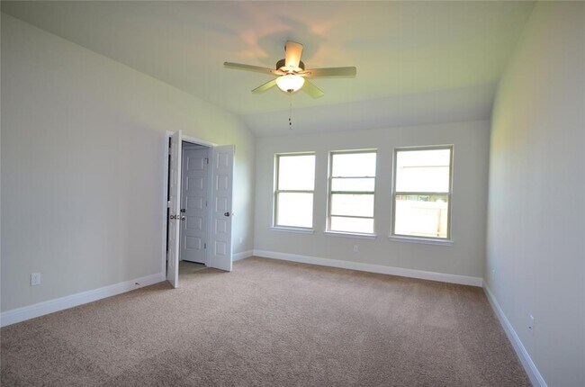 Building Photo - 3477 Pauling Loop