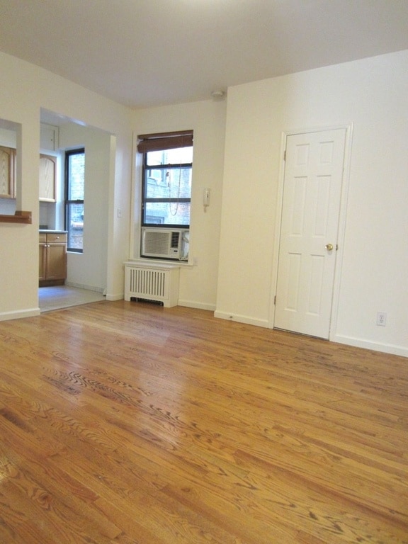 Living Room - 78-80 Bank St