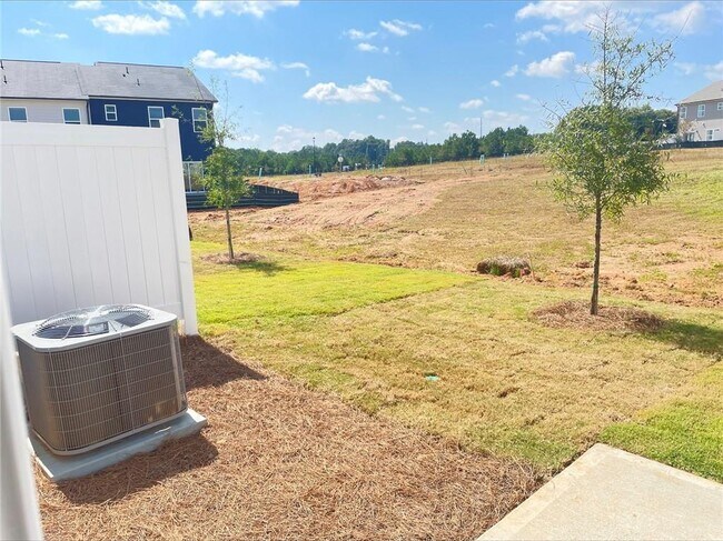 Foto del edificio - 139 Founders Dr