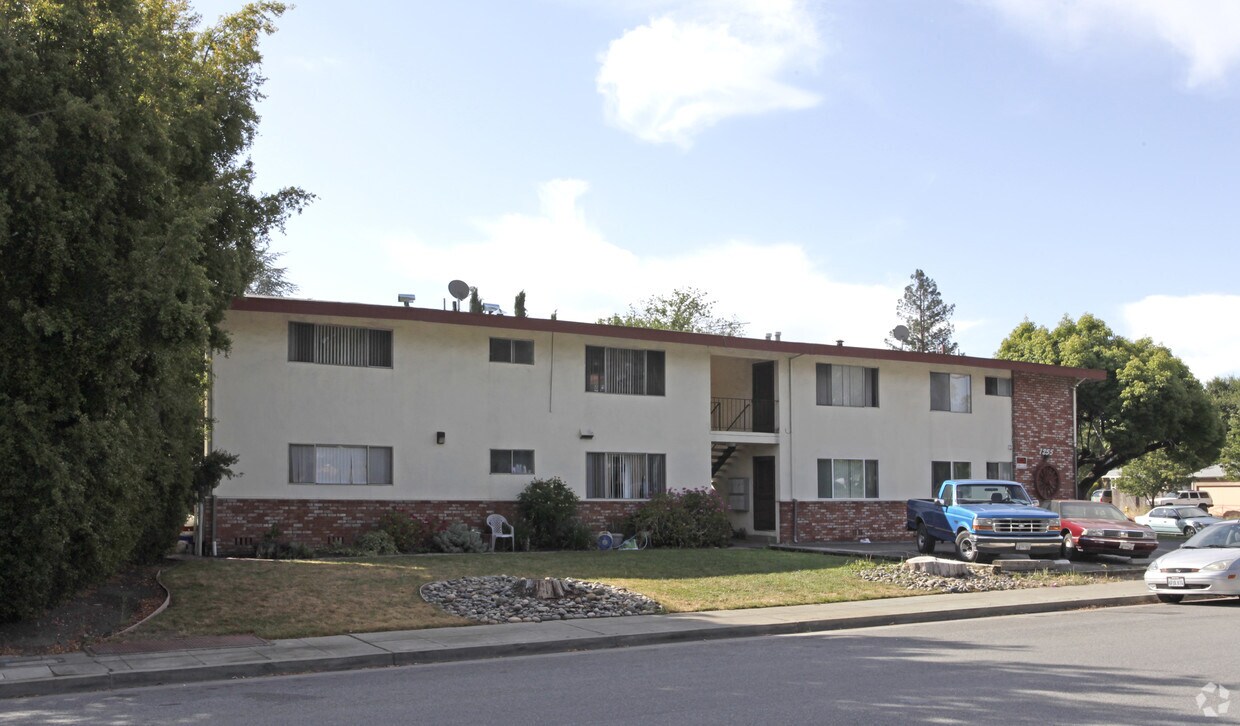 Foto del edificio - 1255 Woodside Rd