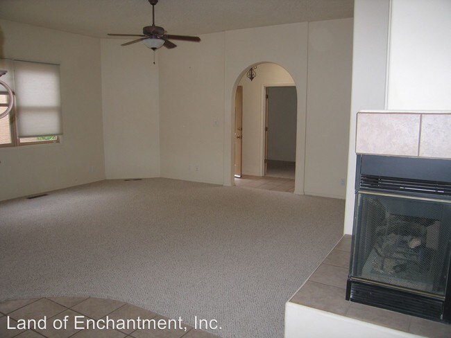 Foto del edificio - 212 Serenity Hills Pl SE