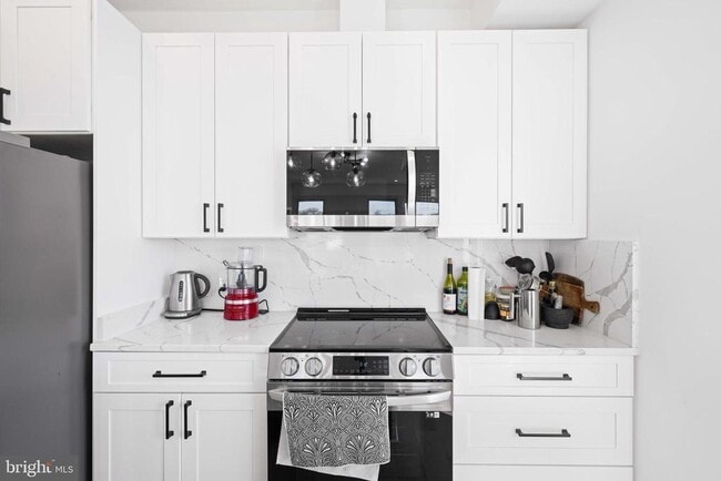 Building Photo - 30 Kennedy St NW