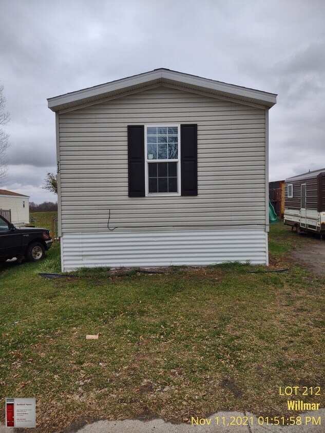 Building Photo - 1400 Lakeland Dr NE