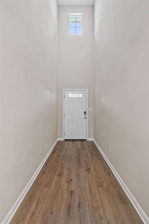 Foto del edificio - 322 Windy Reed Rd