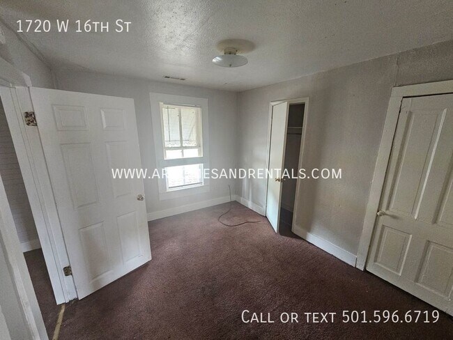 Building Photo - 1720 W 16th St