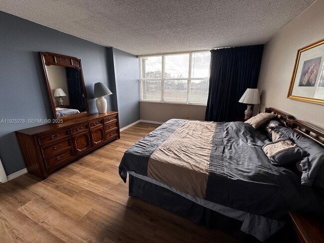 Foto del edificio - 3671 Environ Blvd