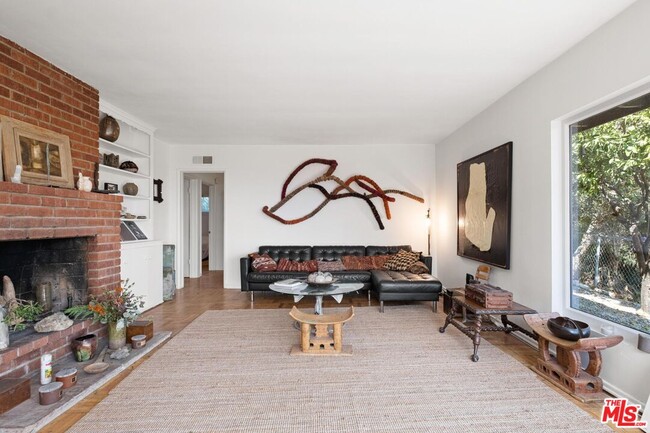 Foto del edificio - 2294 Mountain Oak Dr