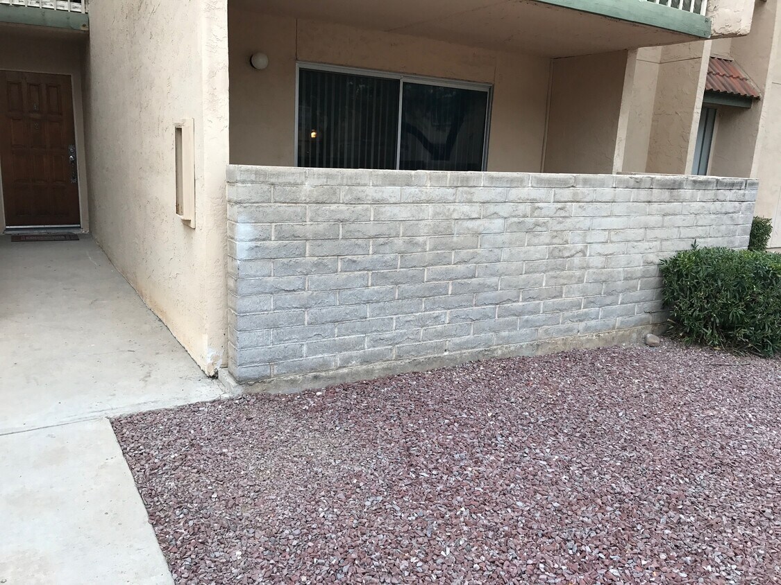 Exterior of the unit - 824 S Langley Ave (Tucson, AZ)