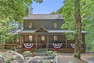 Building Photo - 424 S Sanderlin Mtn Dr