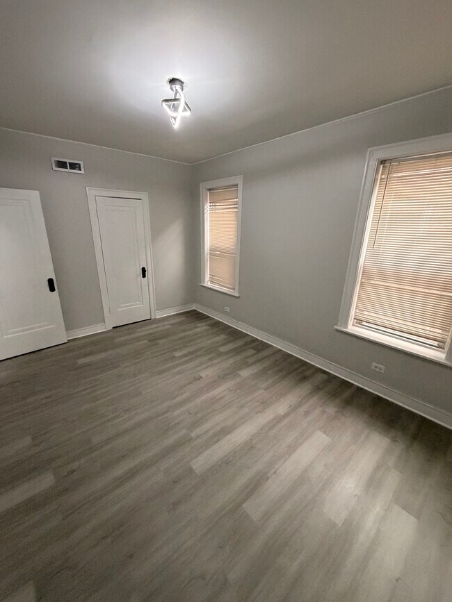 Foto del edificio - 8434 S Drexel Ave