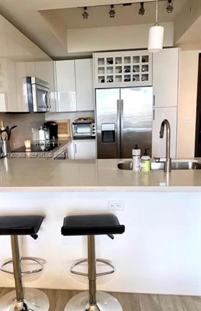 Foto del edificio - 999 SW 1st Ave