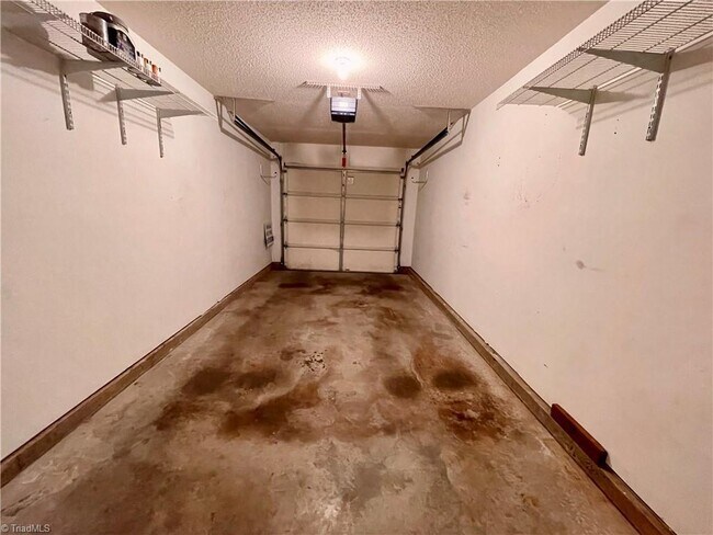 Foto del edificio - 3235 Manchester Ave