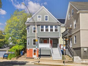 Building Photo - 469 Medford St