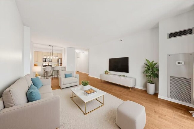 Foto del edificio - 330 N Jefferson St