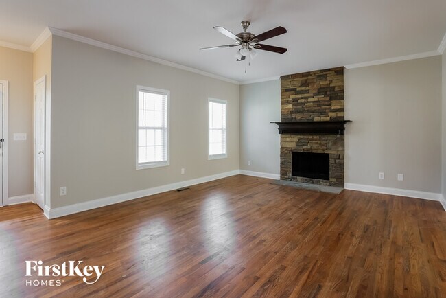 Foto del edificio - 5975 Windsor Creek Dr