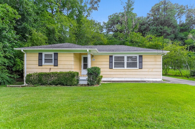 Building Photo - 109 Howle Ave