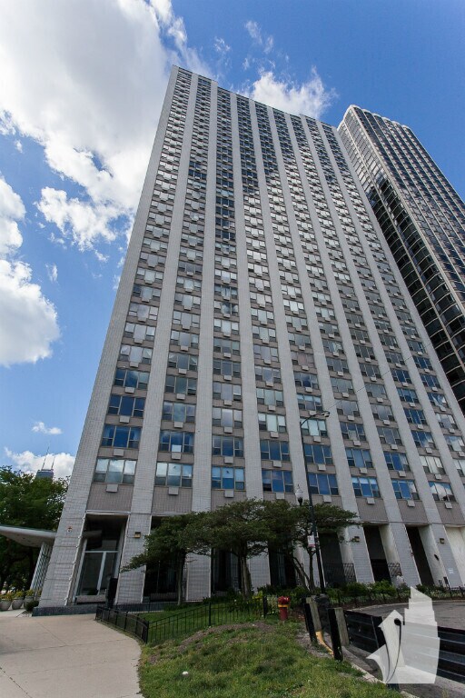 Primary Photo - Beautiful 2 Bedroom Condo in Gold Coast!
