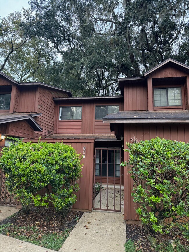 Foto del edificio - 809 SW 55th Terrace