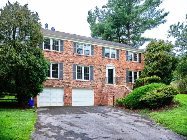 Photo - 9124 Copenhaver Dr House