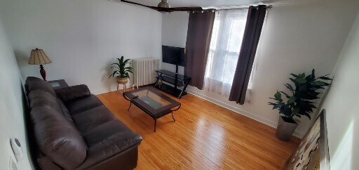 Foto del edificio - 1338 Main St