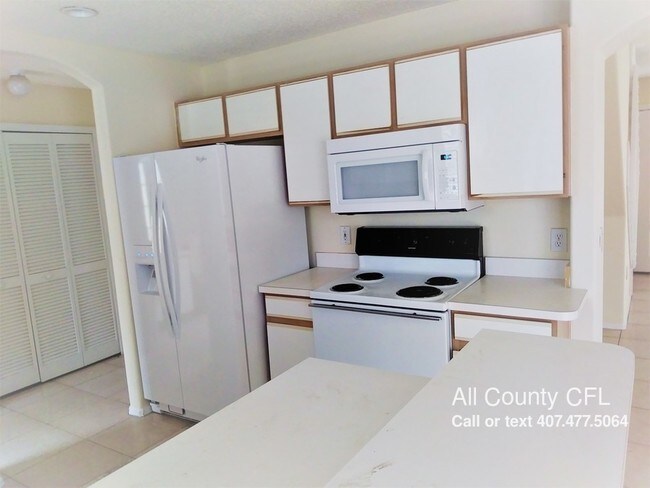 Building Photo - 14321 Sun Bay Dr