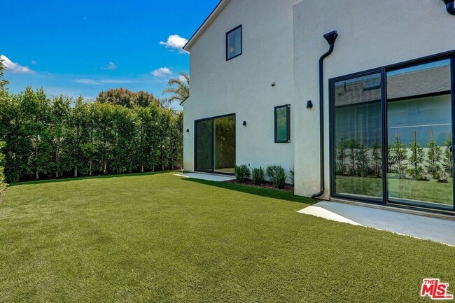 Foto del edificio - 4720 Marshall Dr