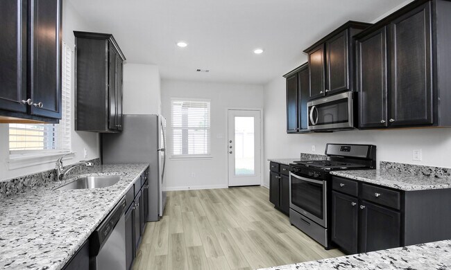 Building Photo - 446 Amberwood Pk Dr