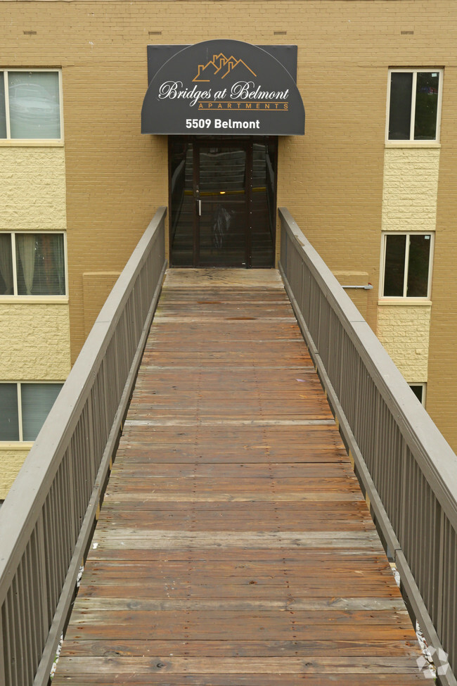 Vista exterior - The Bridges at Belmont