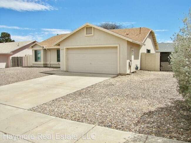 Building Photo - 3 br, 2 bath House - 2490 Thunderbird Drive