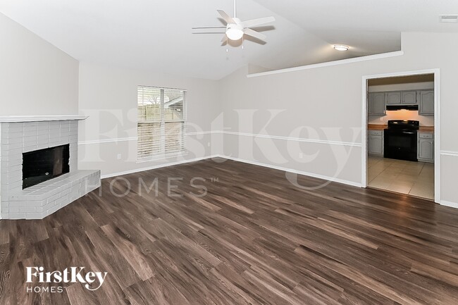 Building Photo - 6495 Westbury Ave