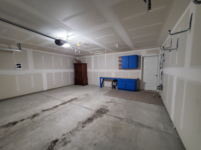 Building Photo - 372 Bozeman Trail