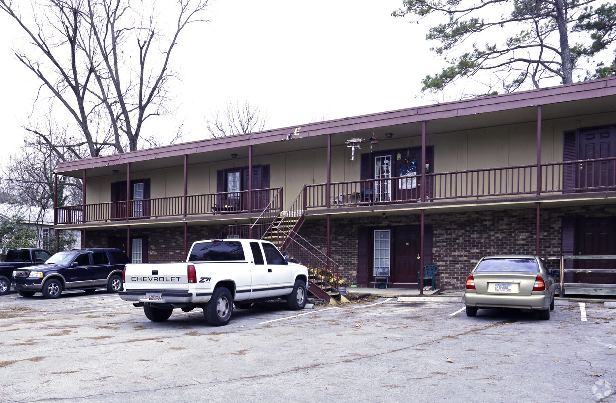 Foto del edificio - Hillcrest Apartments