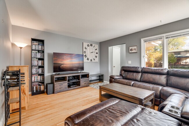 Sala de estar - 5314 Hiawatha Ln