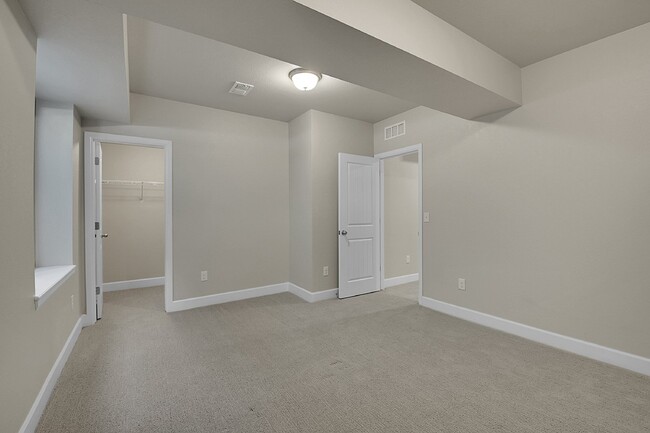 Building Photo - $3,195.00 - 4 Bedrooms, 2 Bathroom, Single...
