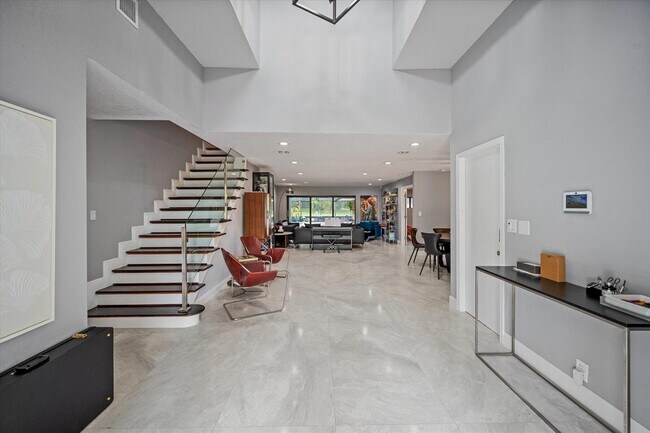 Foto del edificio - 13855 Shawmut Ct