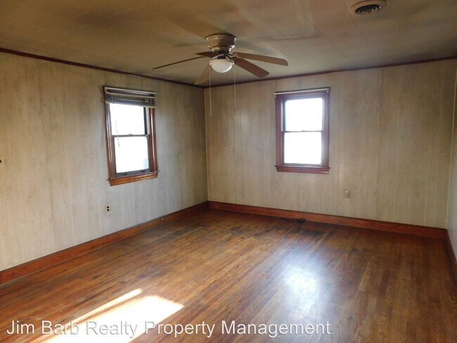 Building Photo - 2 br, 1 bath House - 760 White Oak Road