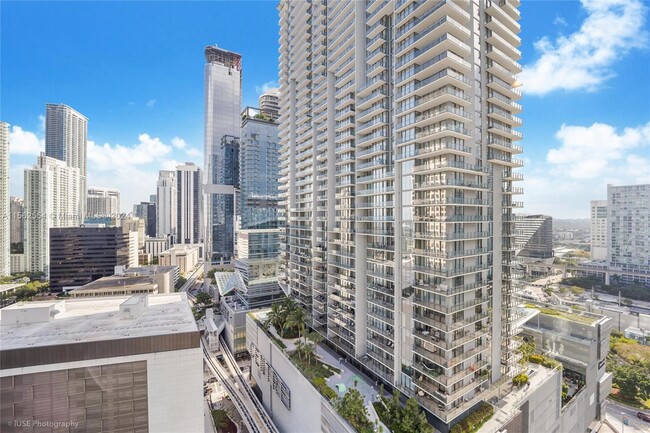 Foto del edificio - 31 SE 6th St