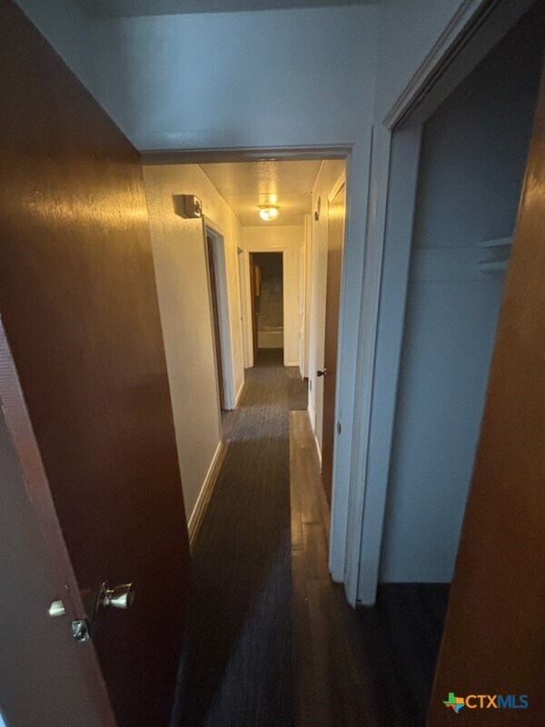 Foto del edificio - 621 Bishop Dr