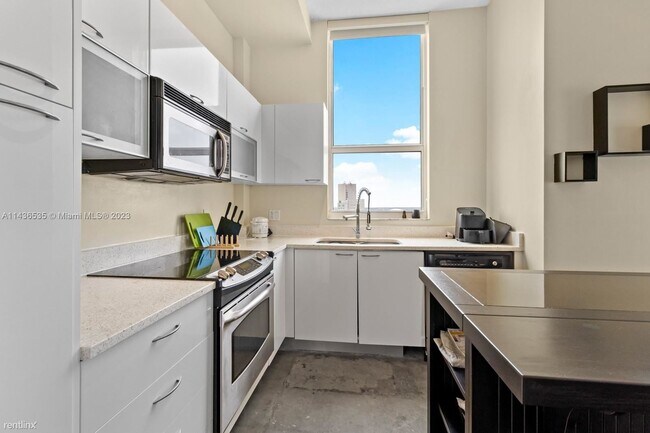 Building Photo - 2 br, 2 bath Condo - 133 NE 2nd Ave Apt 3413