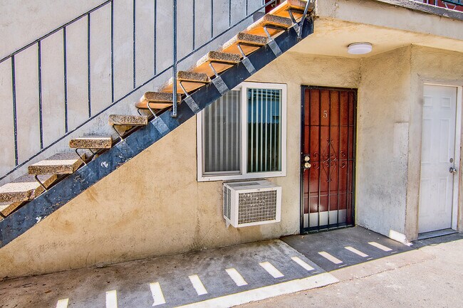 Foto del edificio - 14653-14655 Calvert St