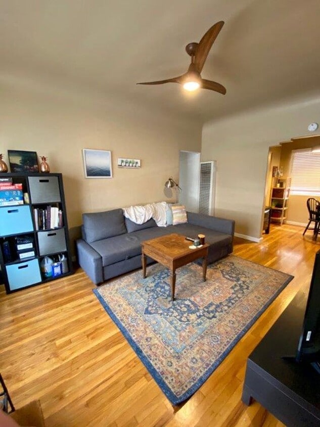 Foto principal - Upstairs 1 bedroom 1 bathroom apartment - ...