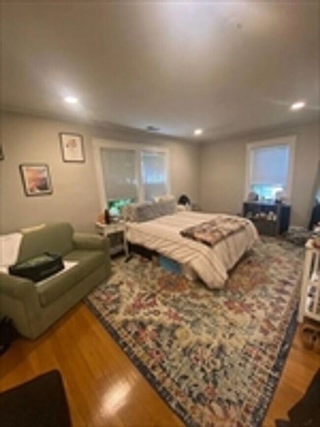 Foto del edificio - Charming 1 Bedroom-No Broker Fee