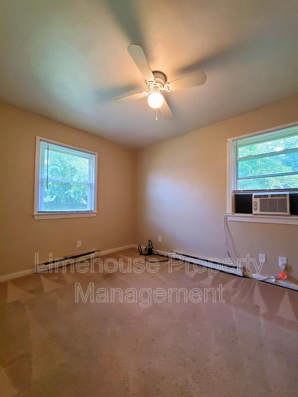 Building Photo - 7922 Woodall Rd