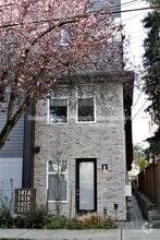Building Photo - 141 22nd Ave E