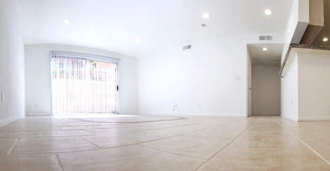 Building Photo - 11020 Hesby St