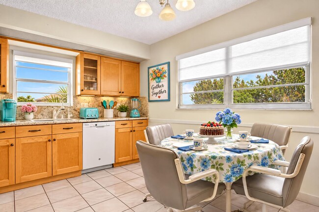 Building Photo - 1605 Abaco Dr
