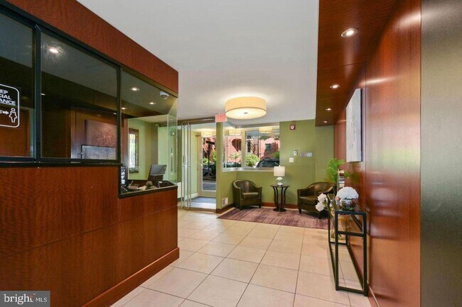 Foto del edificio - Westend/Dupont Gem!