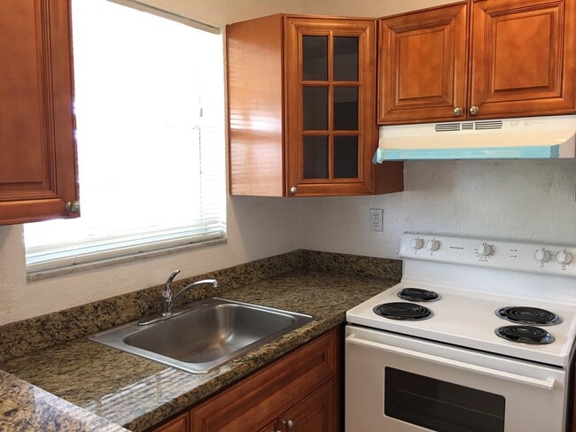 Foto del edificio - 1820 NE 56th St