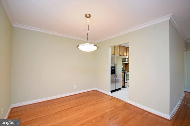 Building Photo - 304 Hilltop Ln